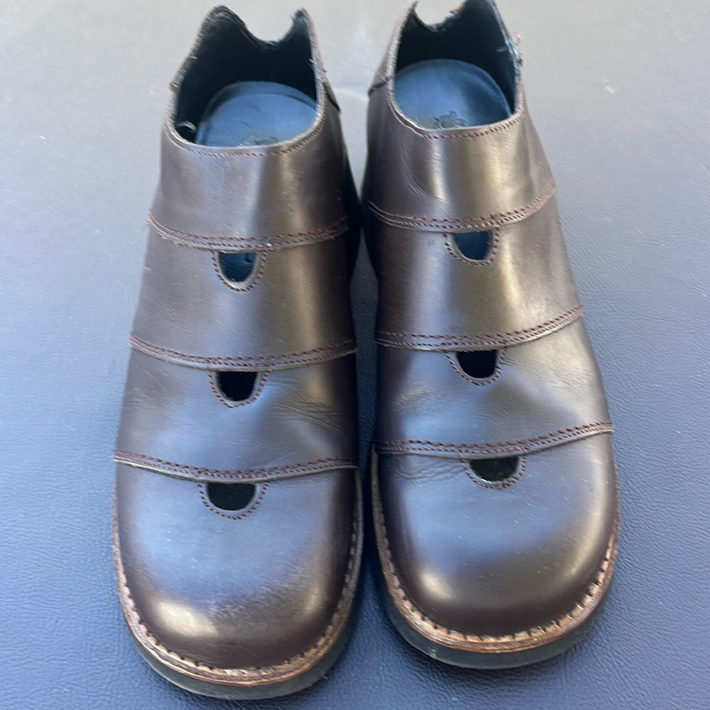 Louie made in Italy, brown leather, rare design size 40